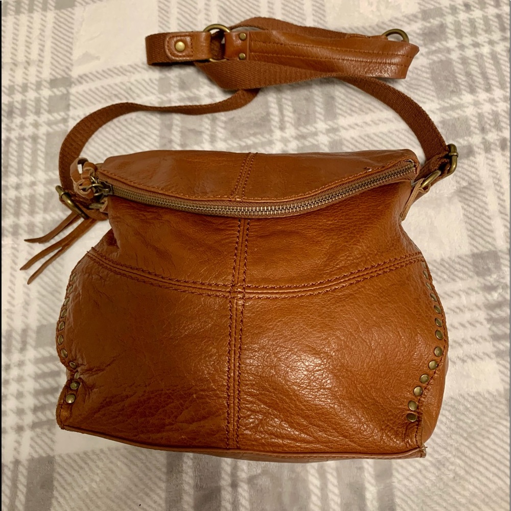 The Sak shoulder bag (Cognac)